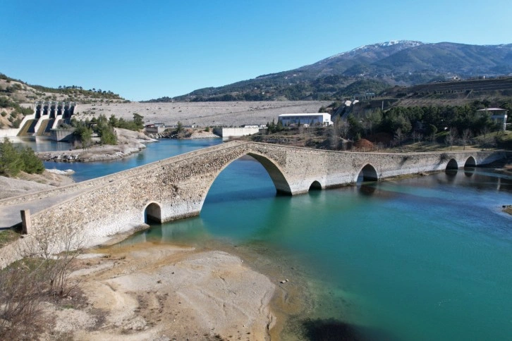 Kahramanmaraş’ın 500 yıllık köprüsü asrın felaketine de dayandı