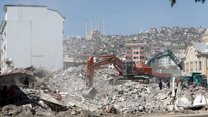 Kahramanmaraş'ta bina yıkım ve enkaz kaldırma çalışmaları 19 mahallede devam edecek
