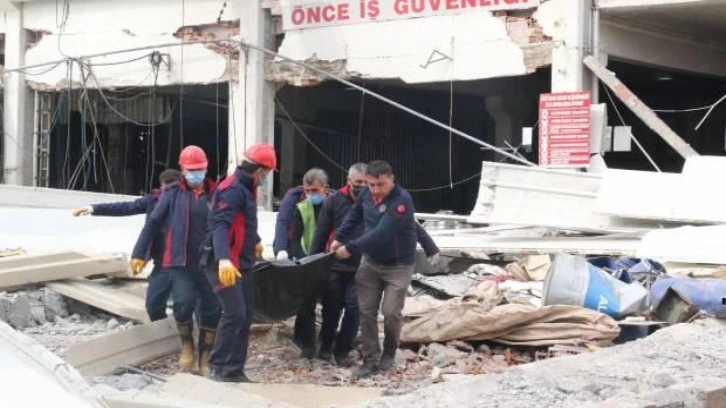 Kahramanmaraş'ta hasarlı fabrika çöktü: 1 ölü
