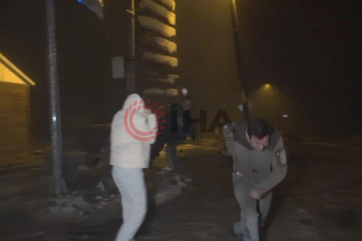 Kar yağışını duyan vatandaşlar Uludağ’a koştu
