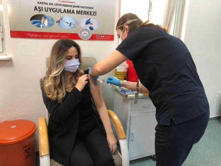 Kartal'da yerli aşı Turkovac uygulanmaya başladı