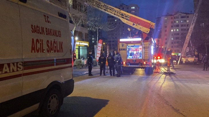 Kayseri’de ev yangını: 7 kişi dumandan etkilendi