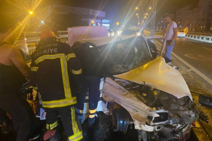 Kayseri'de feci kaza: Sıkıştığı araçtan güçlükle çıkarıldı