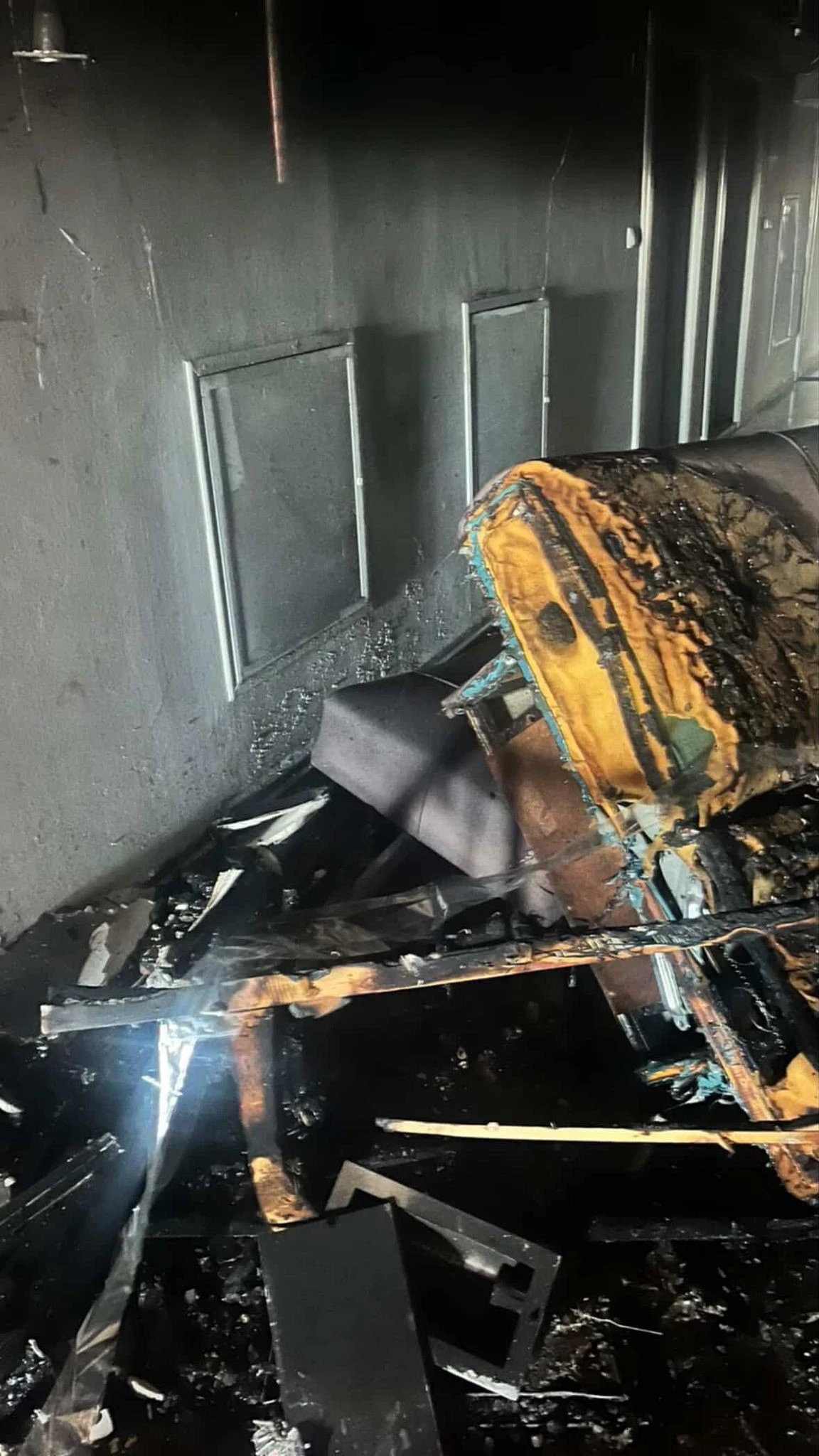 Korkun&ccedil; Son: Sevdiği Adam Evini Kundakladı!