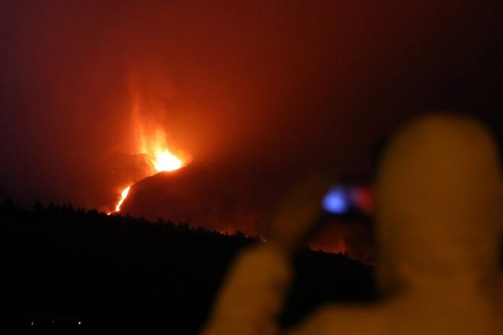 La Palma'da 700'den fazla kişi için tahliye emri