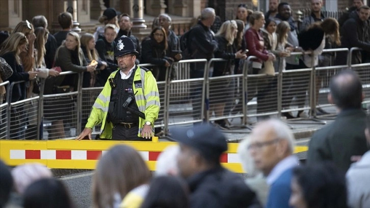Londra polisinden Kraliçe'nin cenaze töreni için olağanüstü güvenlik önlemi