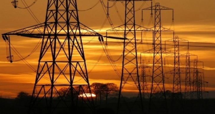 Lübnan karanlığa gömüldü: Elektrik ihtiyacının yüzde 40’ını karşılayan iki santral kapatıldı