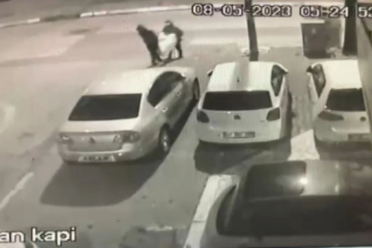 Maça gider gibi çelik kasa hırsızlığına gittiler, aralarında kaptan bile seçtiler