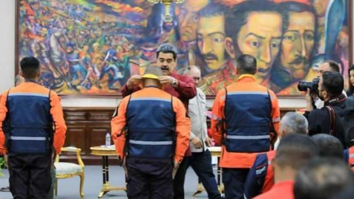 Maduro'nun Türkiye sevgisi! Ekibi karşıladı! Hepsine tek tek takdim etti