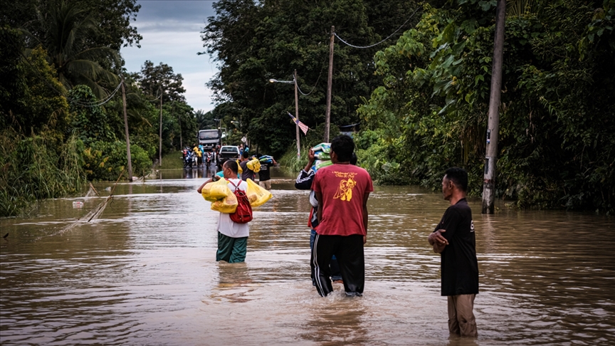 Malezya'da sel nedeniyle 34 binden fazla kişi tahliye edildi