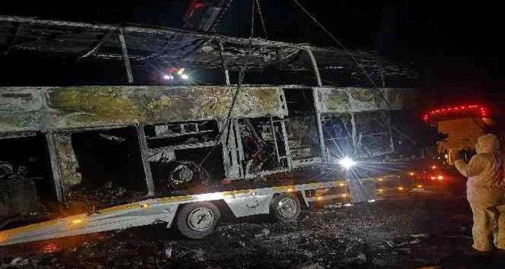 Mersin’deki otobüs kazası: 2’si şehit 3 ölü, 2 kayıp 33 yaralı