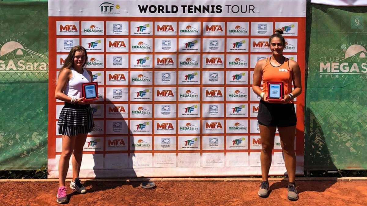 Milli tenisçi Doğa Türkmen, Antalya'da çiftler şampiyonu oldu
