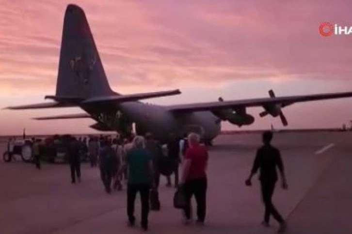 MSB: 'Çatışmaların devam ettiği Sudan’dan vatandaşlarımızın tahliyesini gerçekleştirdik.'