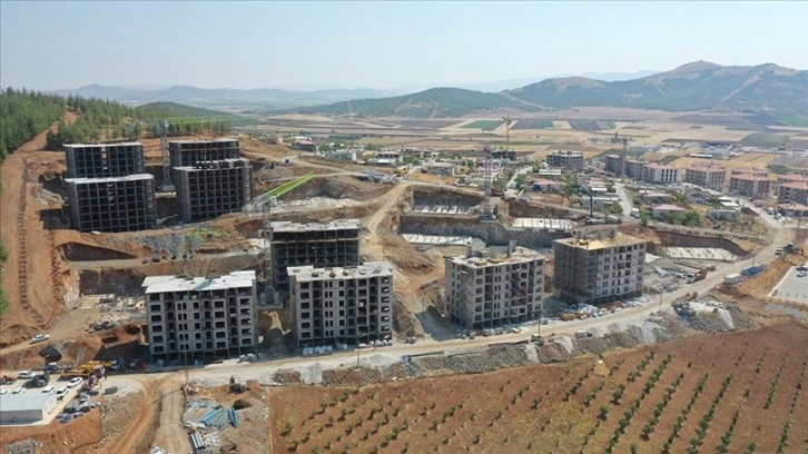 Nurdağı'nda 26 bloktan oluşan kalıcı konut projesinde kaba inşaatın yüzde 70'i tamamlandı