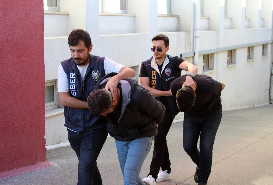 Otomobil ilanıyla 1 milyon liralık dolandırıcılık: 6 tutuklama