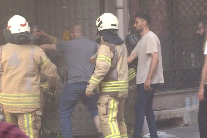 Pendik'te oto tamirhanesinde yangın: 7 kişi yaralandı
