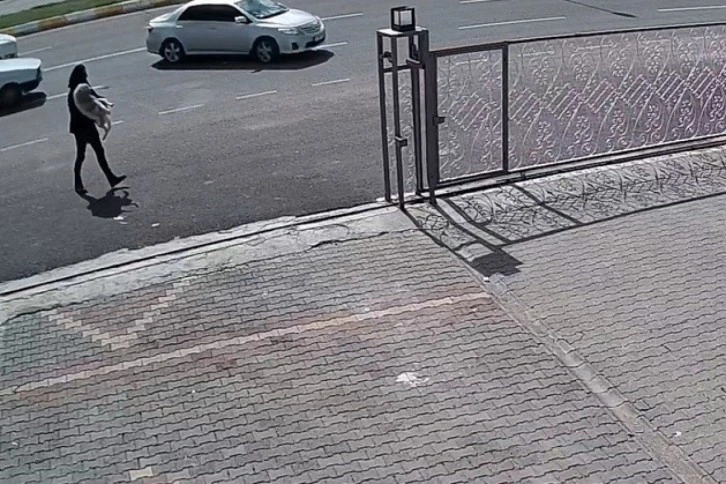 Polisten yürek ısıtan hareket