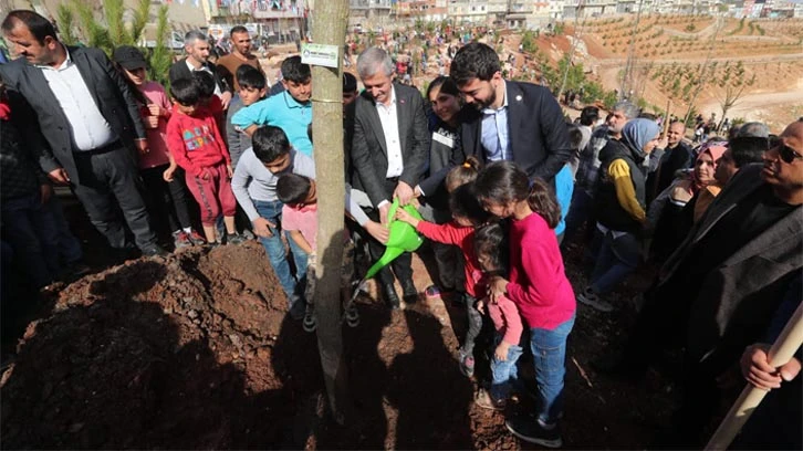 Şahinbey Belediyesi Ağaçlandırma Çalışmalarına Devam Ediyor