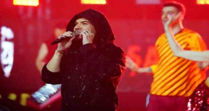 Şampiyon Galatasaray kupasını aldı