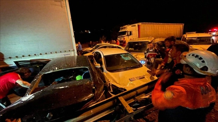 Samsun'da 23 aracın karıştığı kazada 9 kişi yaralandı