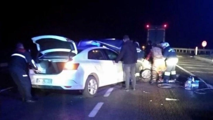 Samsun'da otomobil hafif ticari araç ile çarpıştı: 2 ölü, 5 yaralı