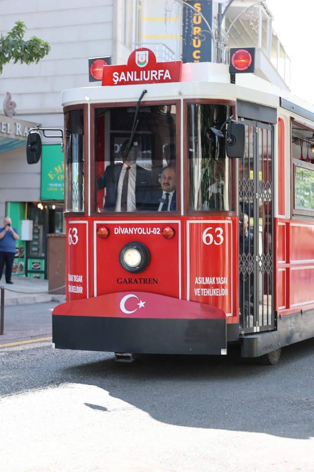 Şanlıurfa'da nostaljik tramvay hizmete girdi