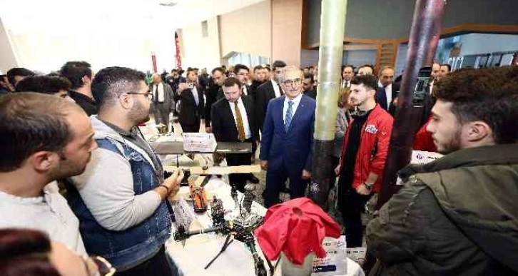 Savunma Sanayii Başkanı Demir, TEKNOFEST ekipleriyle buluştu