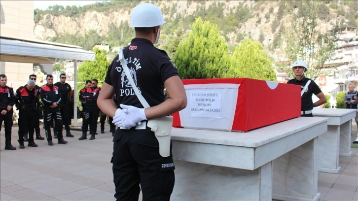 Şehit polis memuru Emirhan Şimşek'in cenazesi Hatay'da defnedildi