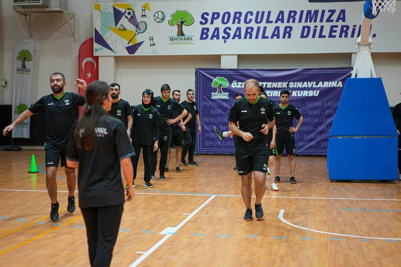 Şehitkamil Belediyesi’nden gençlere büyük destek