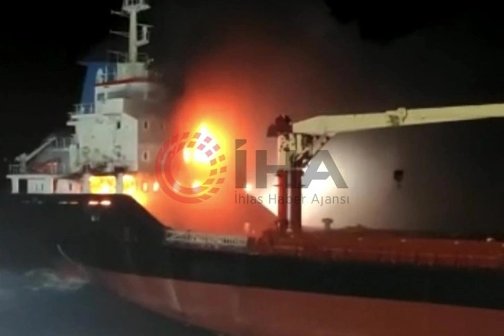 Sinop açıklarında yabancı kuru yük gemisinde yangın