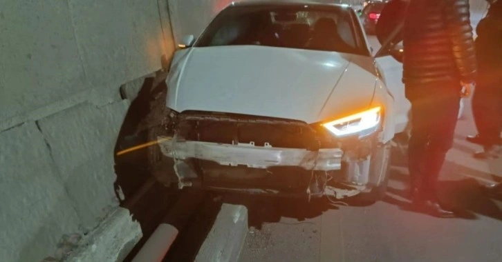 Şırnak’ta otomobil bariyerlere çarptı: 3 yaralı