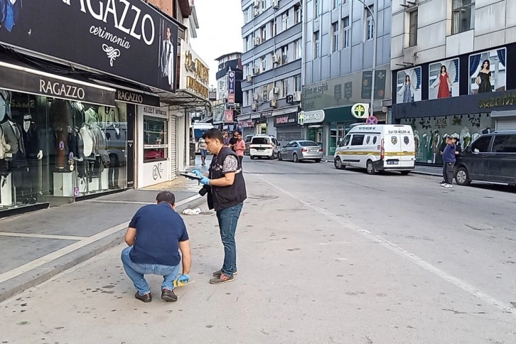 Sokakta silahlı saldırıya uğrayan şahıs ağır yaralandı