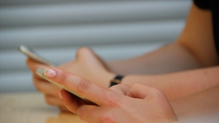 Telefon bağımlılığı kardiyovask&uuml;ler hastalıkları erken yaşlara &ccedil;ekiyor
