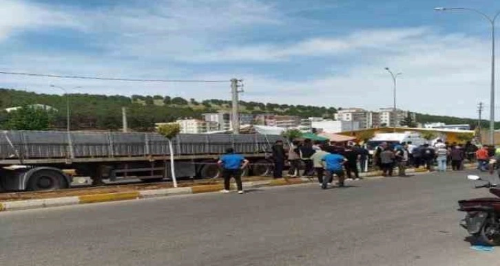 Tırın çarptığı küçük çocuk hayatını kaybetti