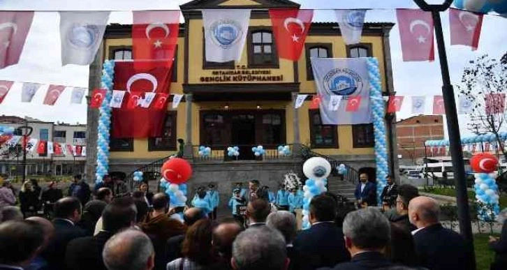 Trabzon’un ilk Gençlik Kütüphanesi açıldı