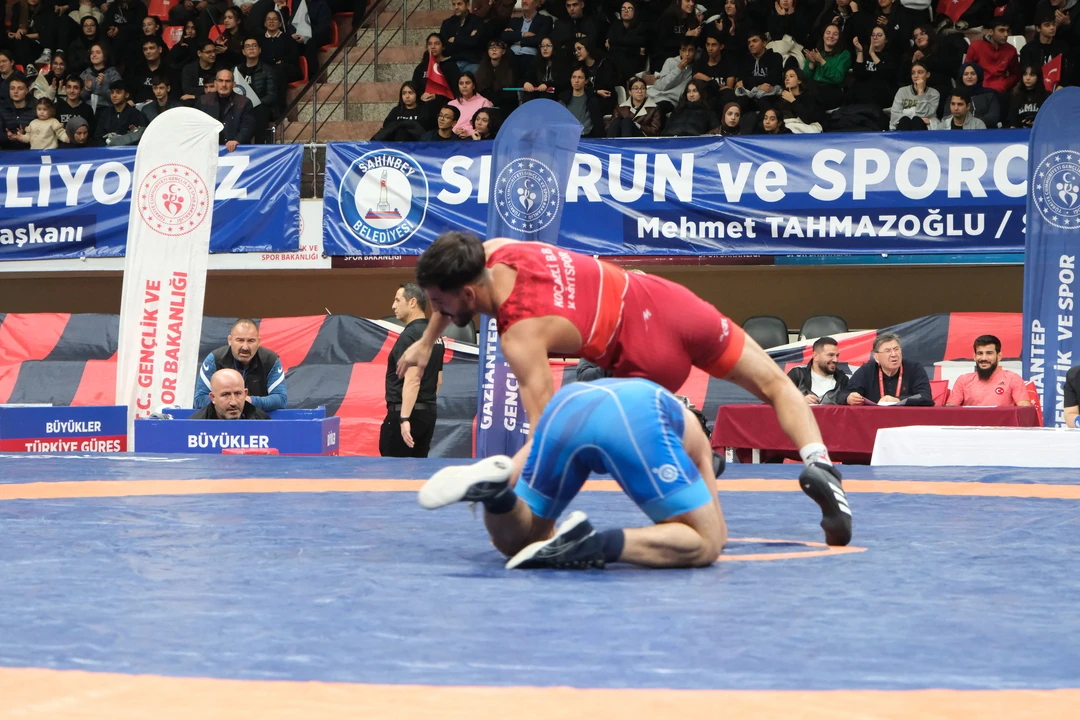 Türkiye Güreş Şampiyonası Gaziantep'te başladı