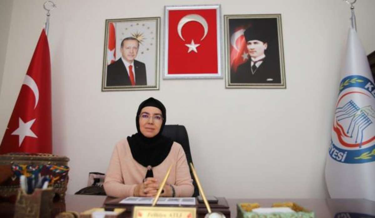 Türkiye’nin ilk başörtülü başkanı, iki dönemdir görevde