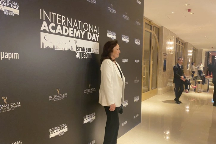 Uluslararası Emmy ödüllerini dağıtan jüri üyeleri Türk yıldızlar ile buluştu