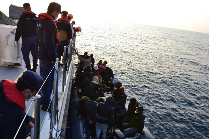 Yunanistan göçmenleri ölüme terk ediyor, Türkiye kurtarıyor