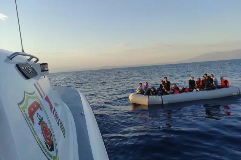 Yunanistan'ın geri ittiği 49 düzensiz göçmen kurtarıldı