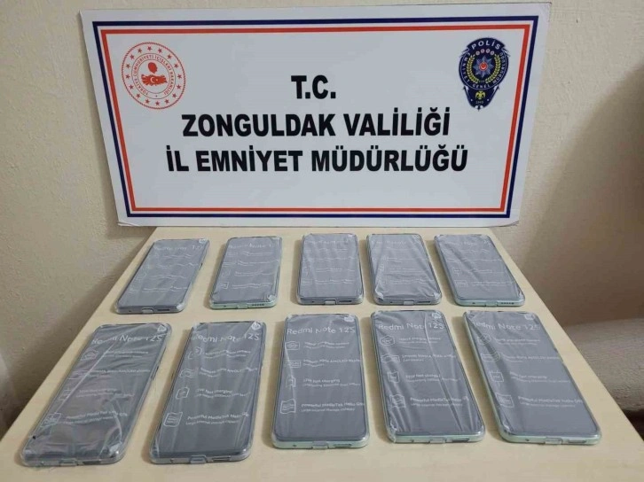 Zonguldak’ta gümrük kaçağı cep telefonları ele geçirildi