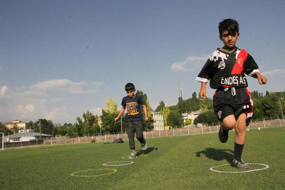 1071 Malazgirt Spor Kulübü, çocukları spora yönlendirmeyi hedefliyor