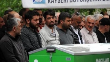 13'üncü kattan düşen kadın ve 2 çocuğu son yolculuğuna uğurlandı!