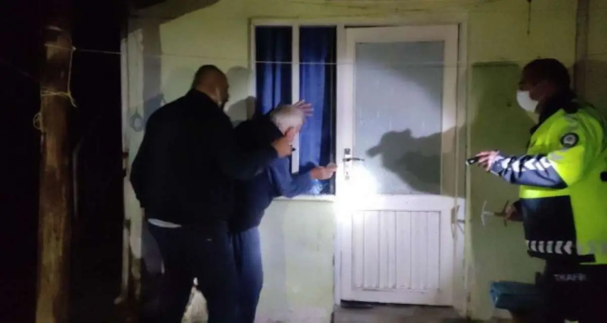 15 saattir haber alınamayan yaşlı kadın evinde baygın halde bulundu