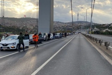 15 Temmuz Şehitler Köprüsü'nde Atatürk'e saygı duruşu