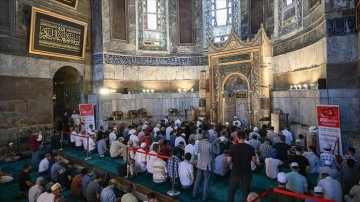 15 Temmuz şehitleri için Ayasofya'da "252 Hatim" programı düzenledi