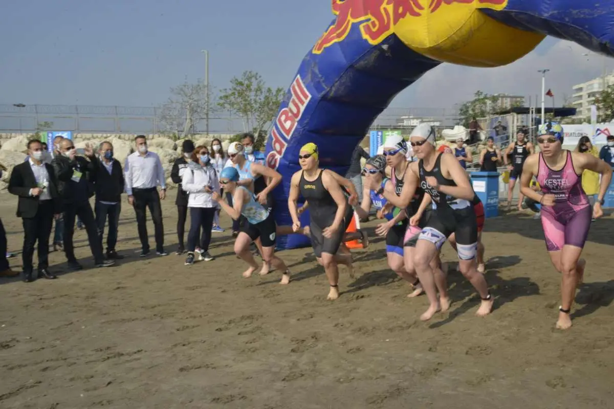 2. Yenişehir Triatlonunda 26 kentten 210 sporcu mücadele etti