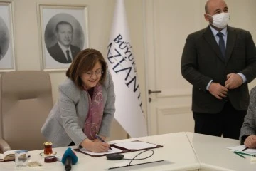 27 Megavatlık G&uuml;neş Enerjisi Santrali İ&ccedil;in Resmi İmzalar Atıldı