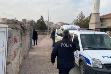 3 yaşındaki bebek beşiğinde &ouml;l&uuml; bulundu