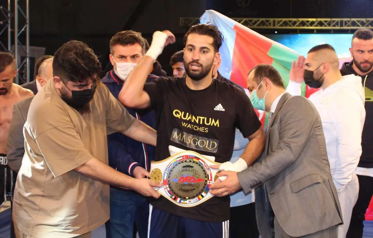 40 kick boks sporcusu Kocaeli'de kozlarını paylaştı